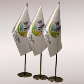 Флажки на металлической подставке